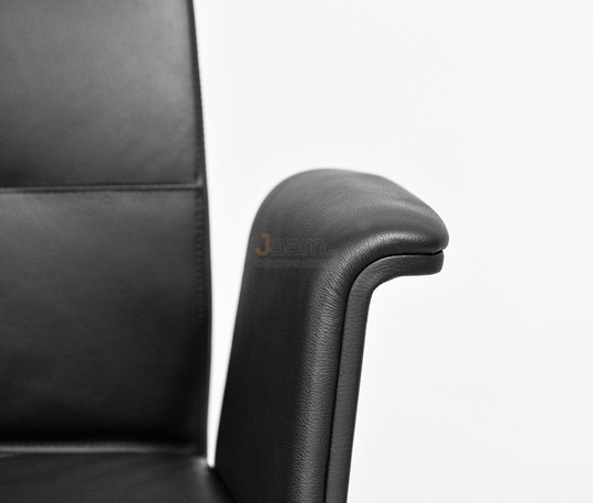 Кресло Karl /A Soft